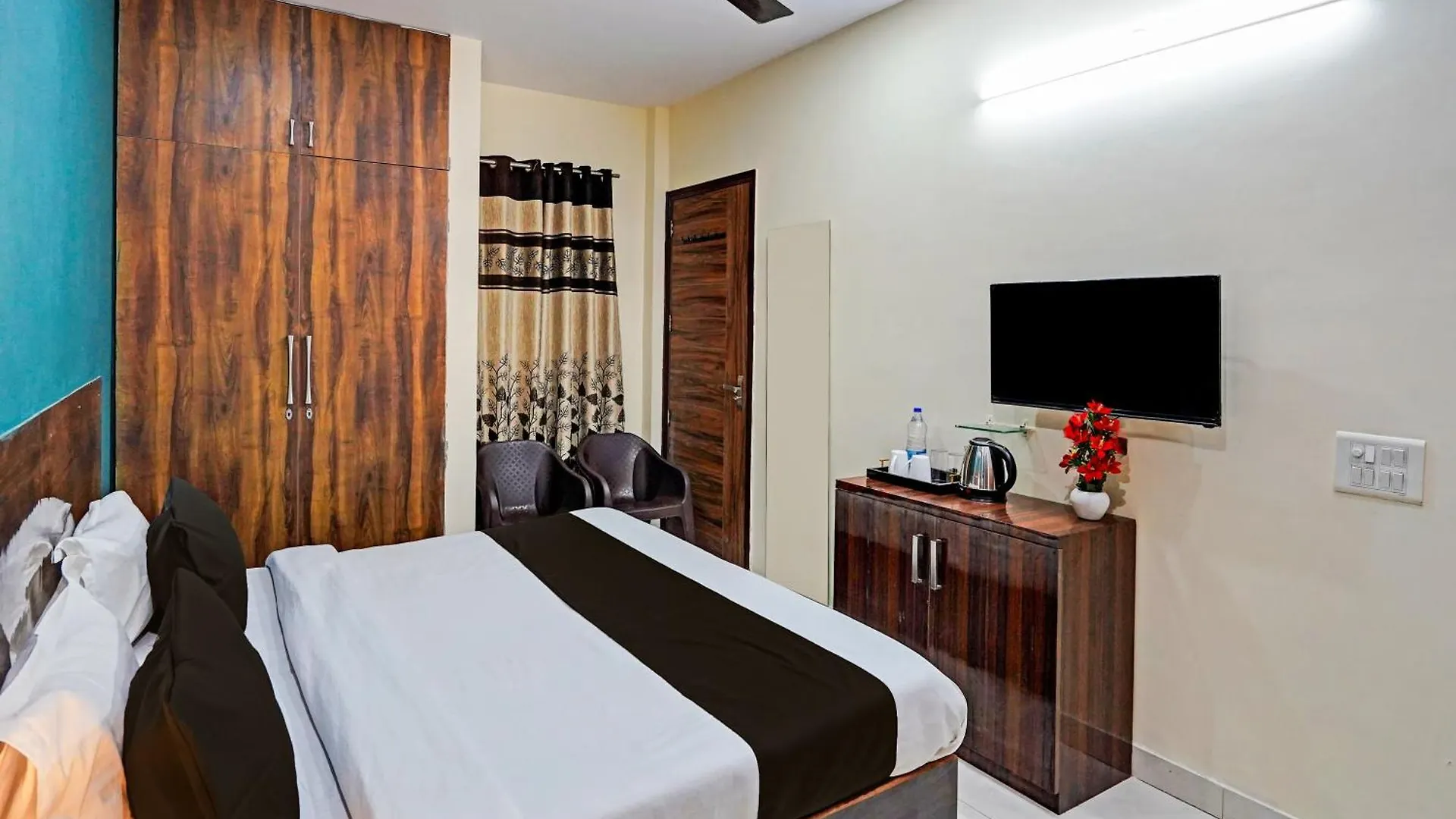 Hotel O Royal Hotel location